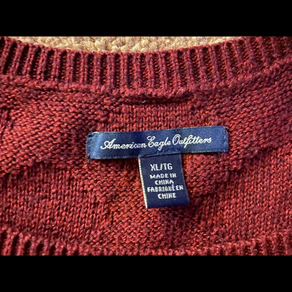 Burgundy American eagle shirt - Picture 3 of 3